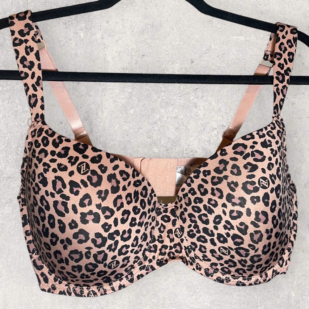 Adrienne Vittadini leopard print bra 40D like new